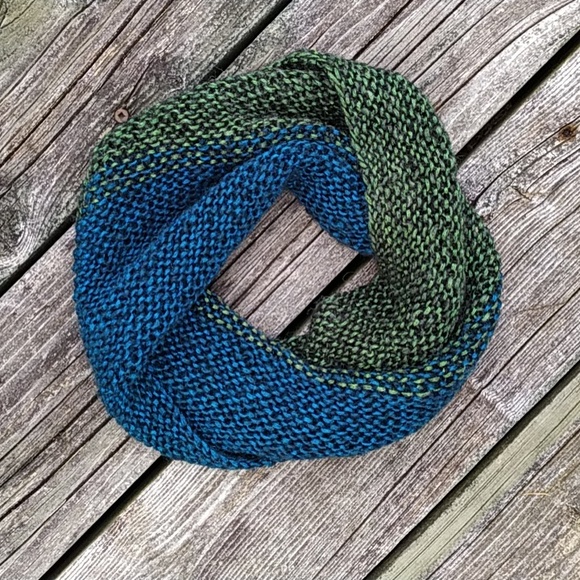 Twisted Peacock Cowl Scarf - Picture 5 of 6